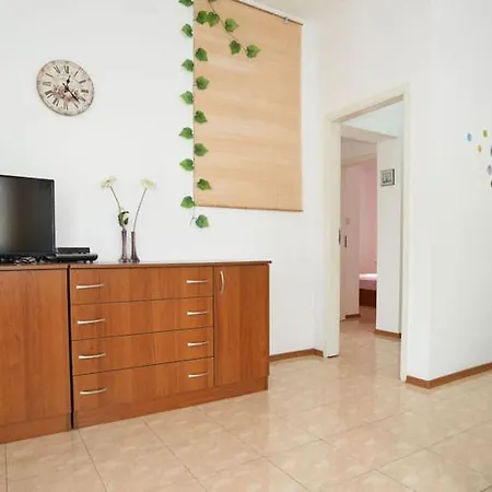Life - 3 With Private Pool Holiday home