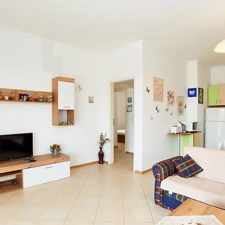 Life - 3 With Private Pool * Bryastovets